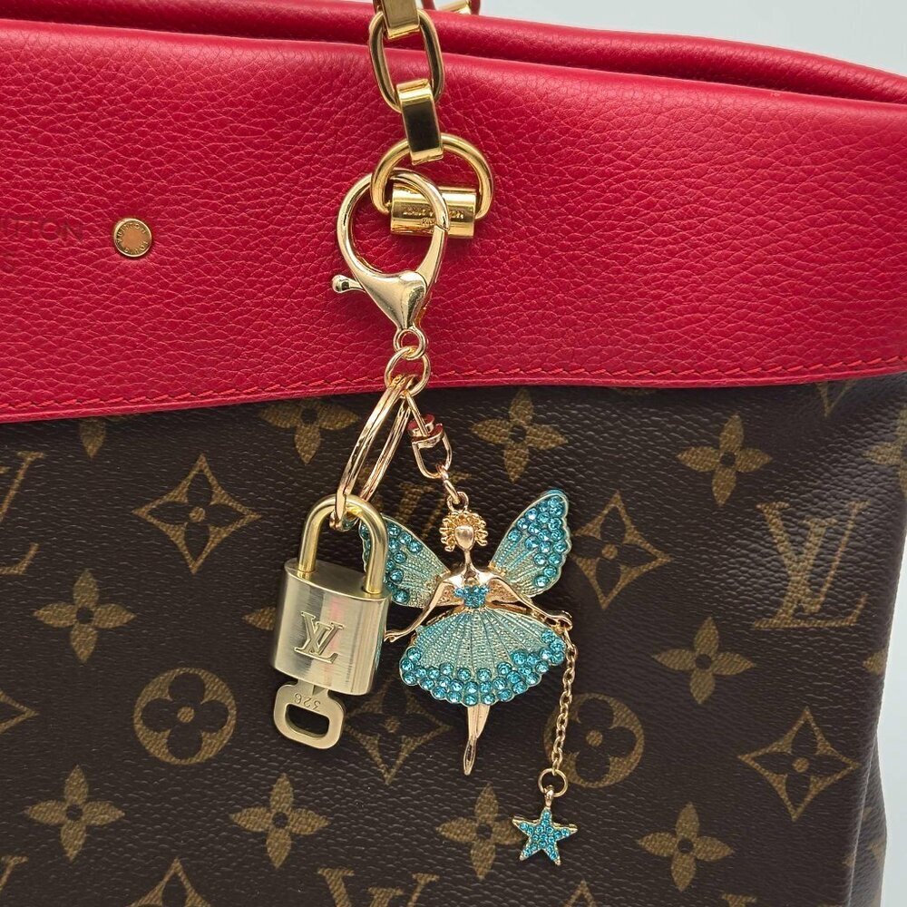 LV Gold Padlock Authentic 🔑 Luxury Bag Charm w/ Unbranded Fairy Keychain - Picture 8 of 8